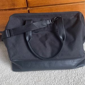 Never used - Beis Weekender Bag